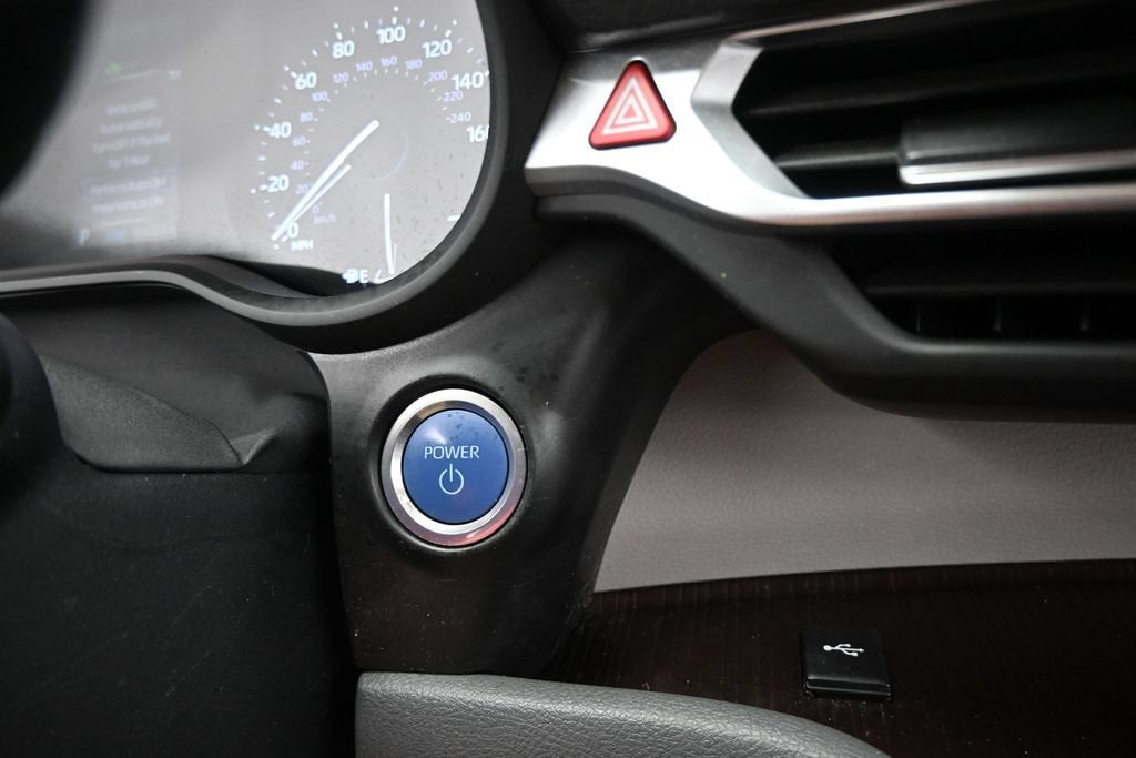 2023 Toyota Sienna XLE 8 Passenger