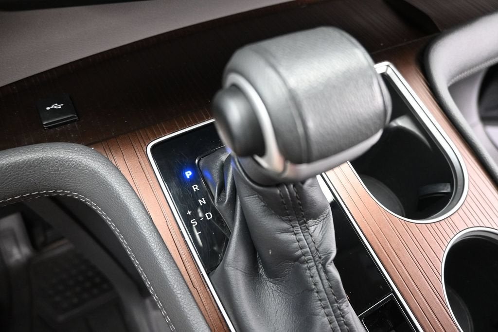 2023 Toyota Sienna XLE 8 Passenger