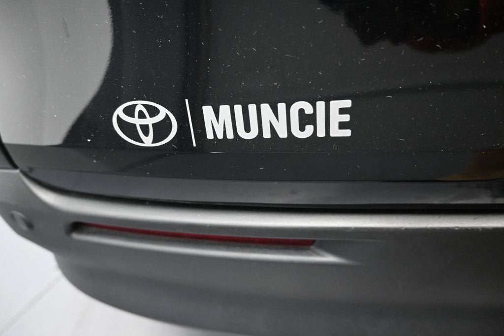 2023 Toyota Sienna XLE 8 Passenger