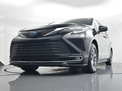2023 Toyota Sienna XLE 8 Passenger
