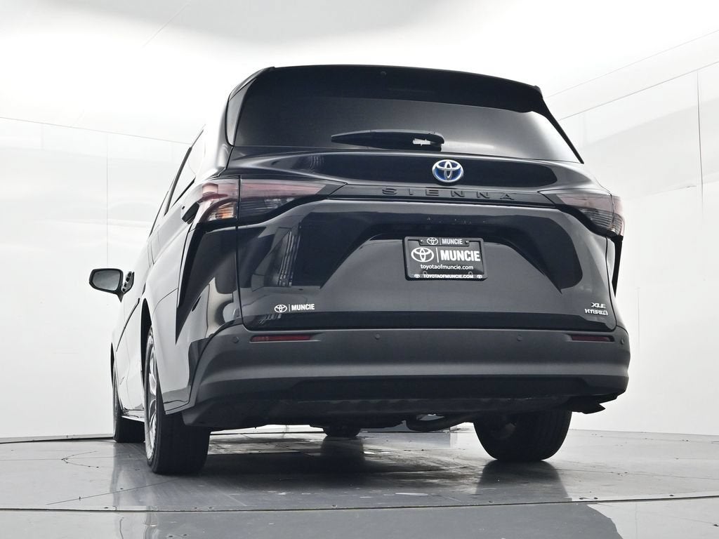2023 Toyota Sienna XLE 8 Passenger