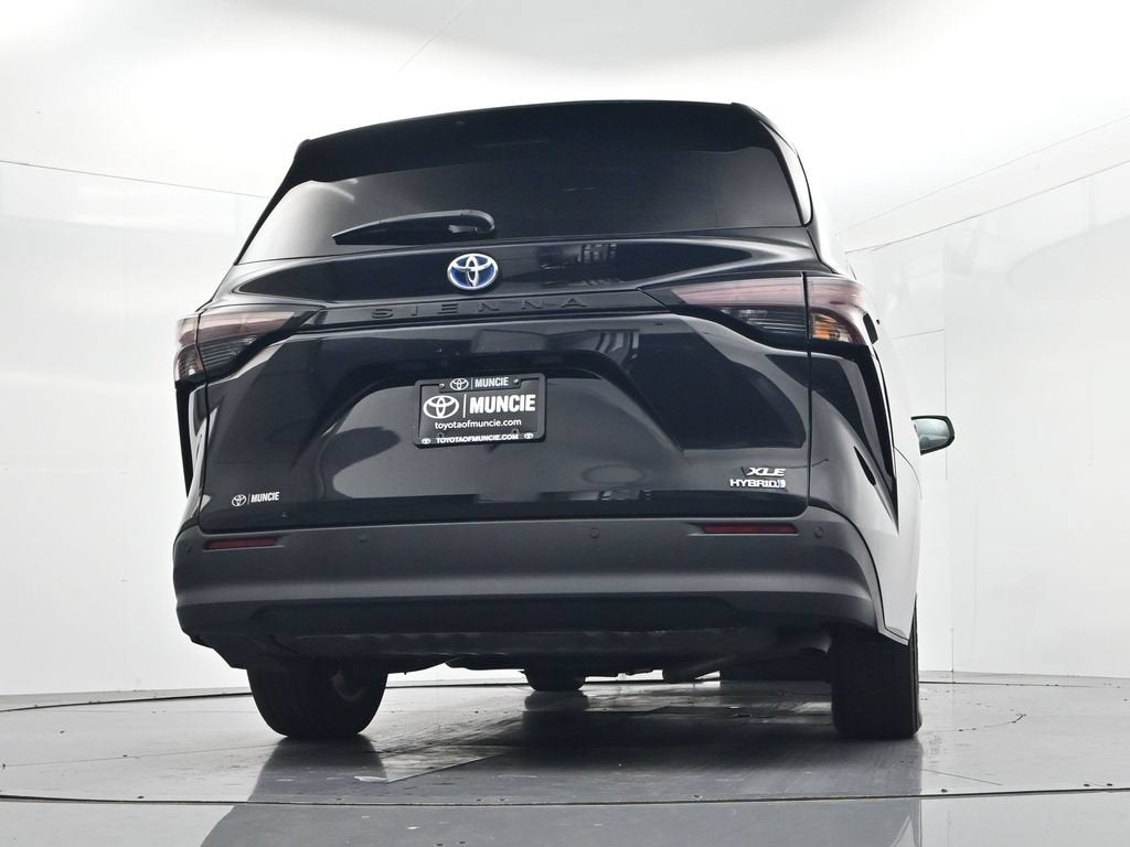 2023 Toyota Sienna XLE 8 Passenger