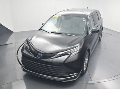 2023 Toyota Sienna XLE 8 Passenger