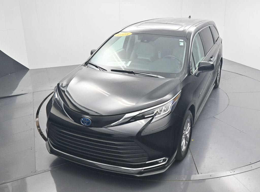 2023 Toyota Sienna XLE 8 Passenger
