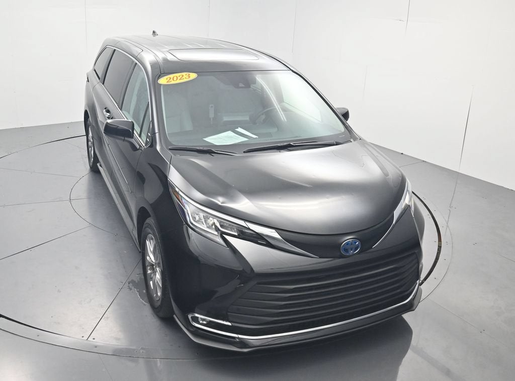 2023 Toyota Sienna XLE 8 Passenger