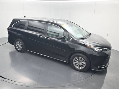 2023 Toyota Sienna XLE 8 Passenger
