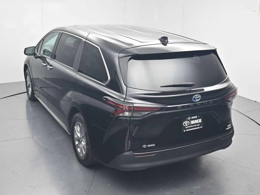 2023 Toyota Sienna XLE 8 Passenger