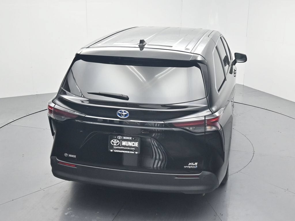 2023 Toyota Sienna XLE 8 Passenger