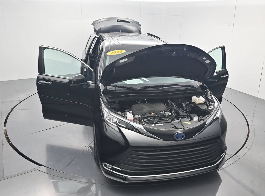 2023 Toyota Sienna XLE 8 Passenger