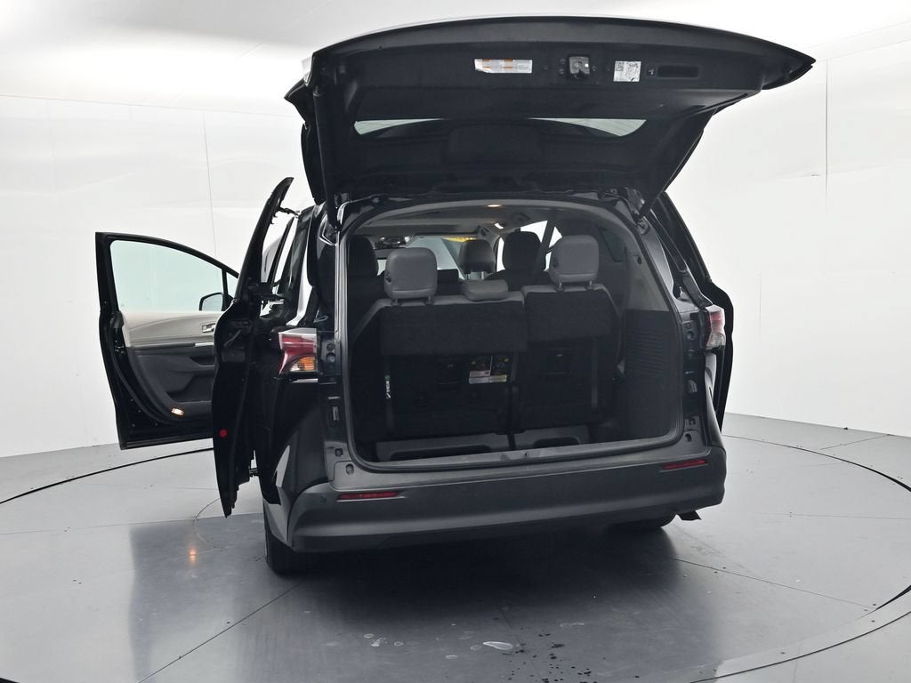 2023 Toyota Sienna XLE 8 Passenger