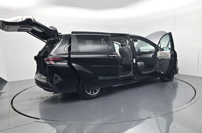 2023 Toyota Sienna XLE 8 Passenger