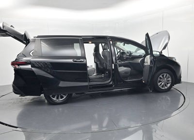 2023 Toyota Sienna XLE 8 Passenger