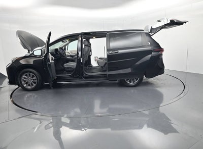 2023 Toyota Sienna XLE 8 Passenger