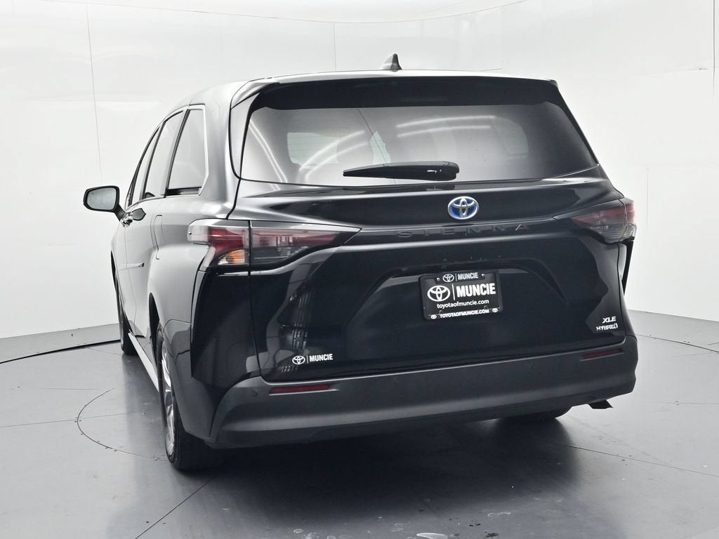 2023 Toyota Sienna XLE 8 Passenger