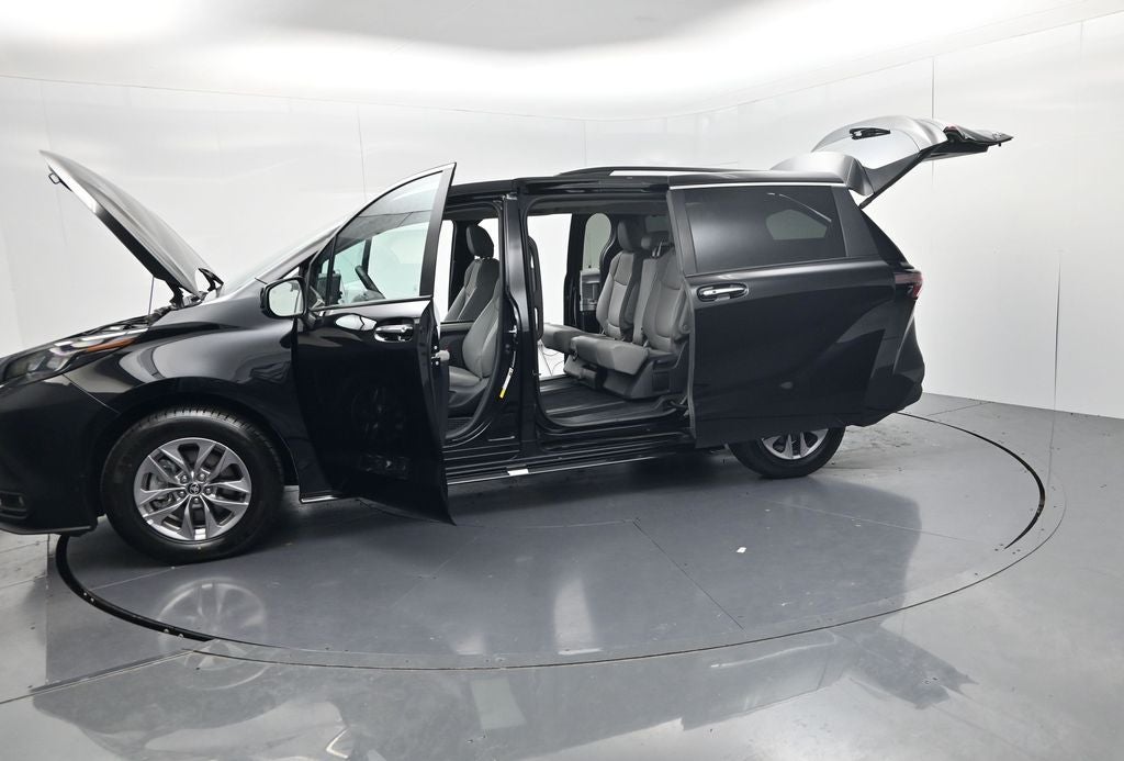 2026 Toyota Sienna XLE 8 Passenger