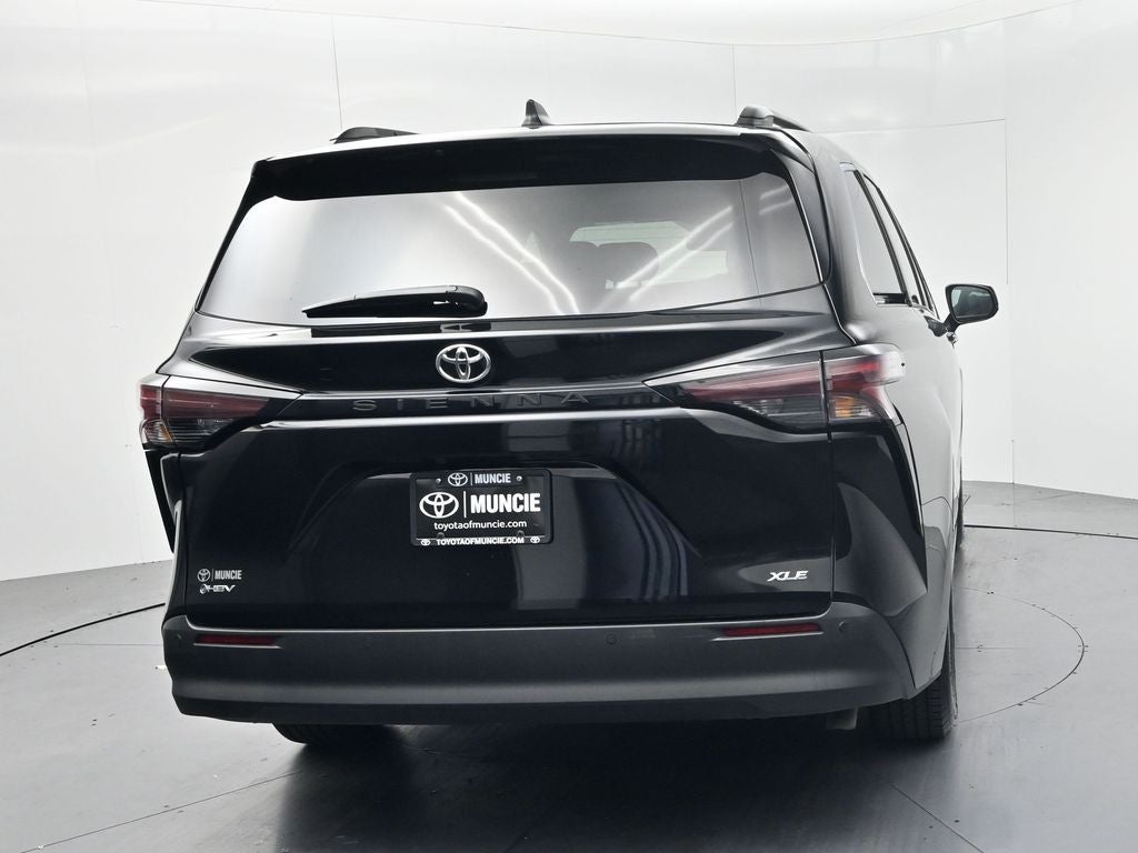 2026 Toyota Sienna XLE 8 Passenger