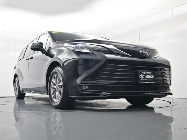 2026 Toyota Sienna XLE 8 Passenger
