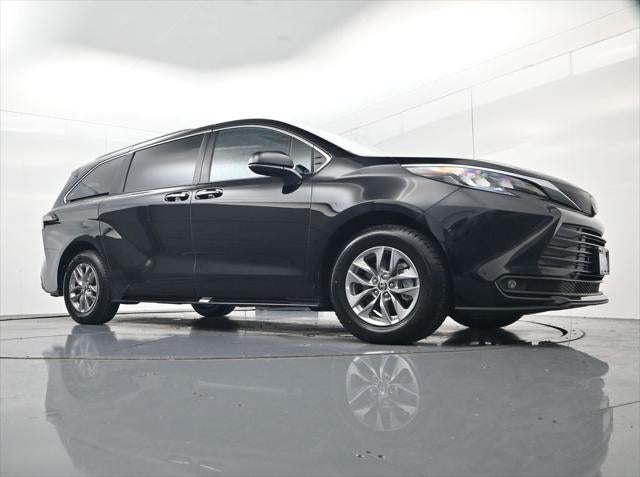 2026 Toyota Sienna XLE 8 Passenger