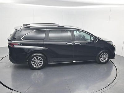 2026 Toyota Sienna XLE 8 Passenger