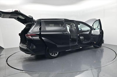 2026 Toyota Sienna XLE 8 Passenger