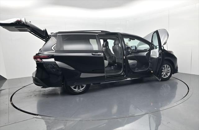 2026 Toyota Sienna XLE 8 Passenger