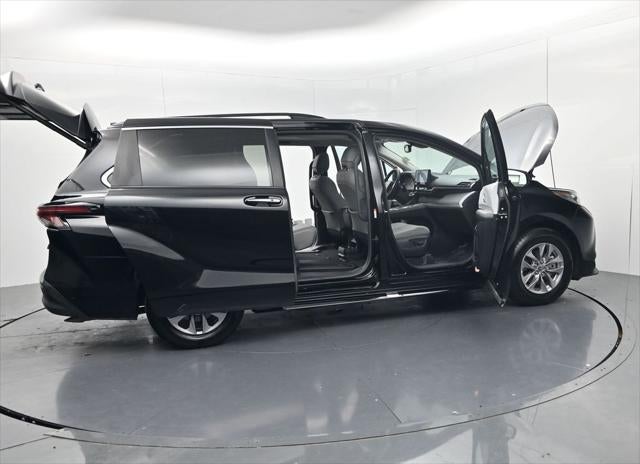 2026 Toyota Sienna XLE 8 Passenger