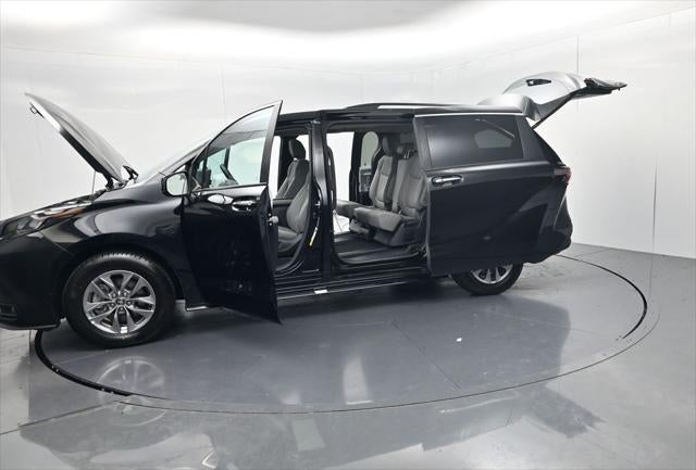 2026 Toyota Sienna XLE 8 Passenger