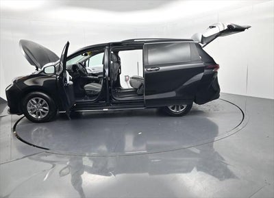 2026 Toyota Sienna XLE 8 Passenger