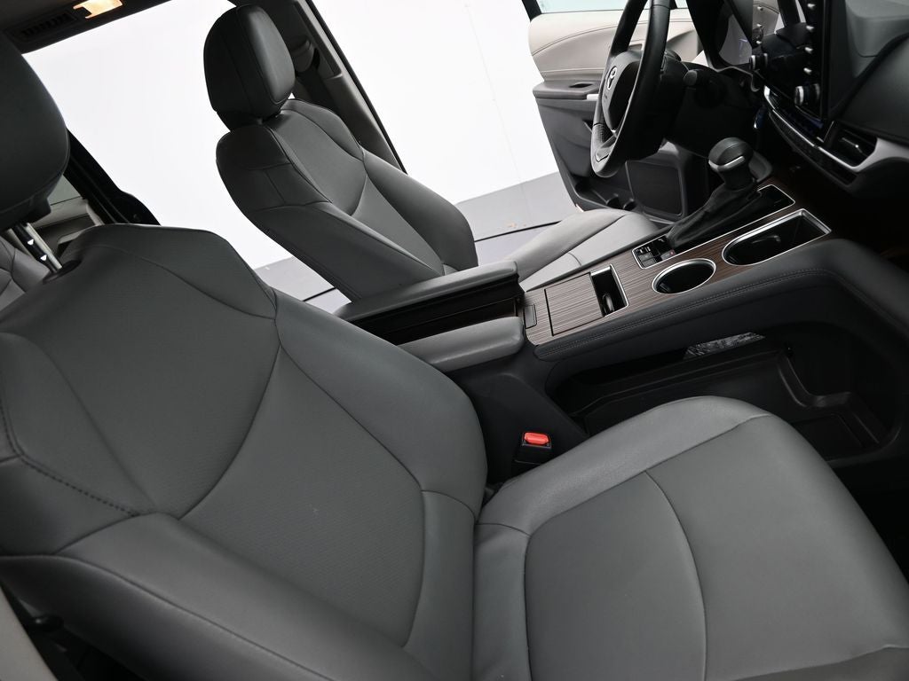 2024 Toyota Sienna XLE 8 Passenger