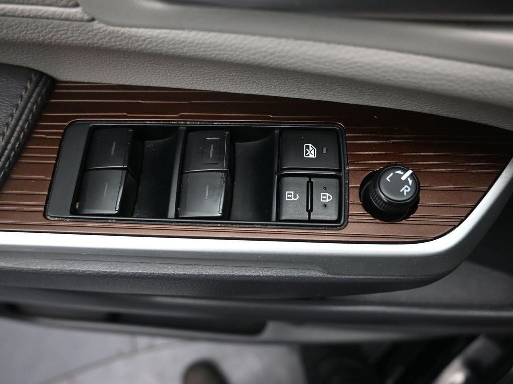 2024 Toyota Sienna XLE 8 Passenger