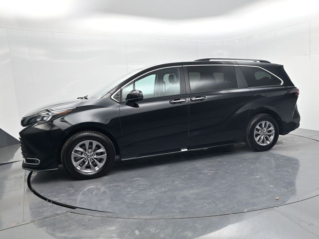 2024 Toyota Sienna XLE 8 Passenger