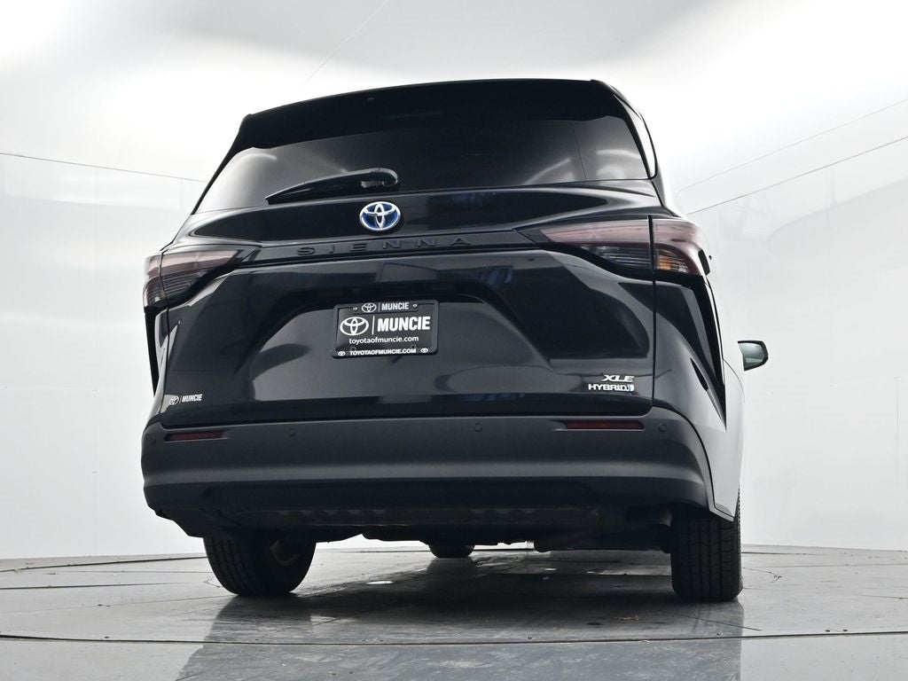 2024 Toyota Sienna XLE 8 Passenger