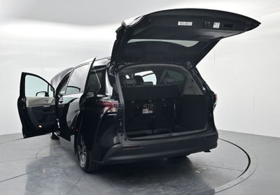 2024 Toyota Sienna XLE 8 Passenger
