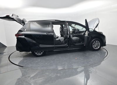 2024 Toyota Sienna XLE 8 Passenger