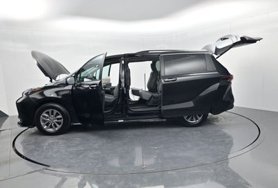 2024 Toyota Sienna XLE 8 Passenger