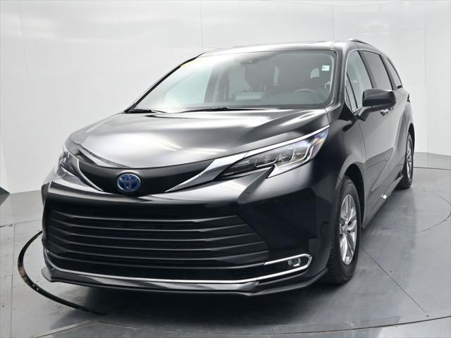 2024 Toyota Sienna XLE 8 Passenger