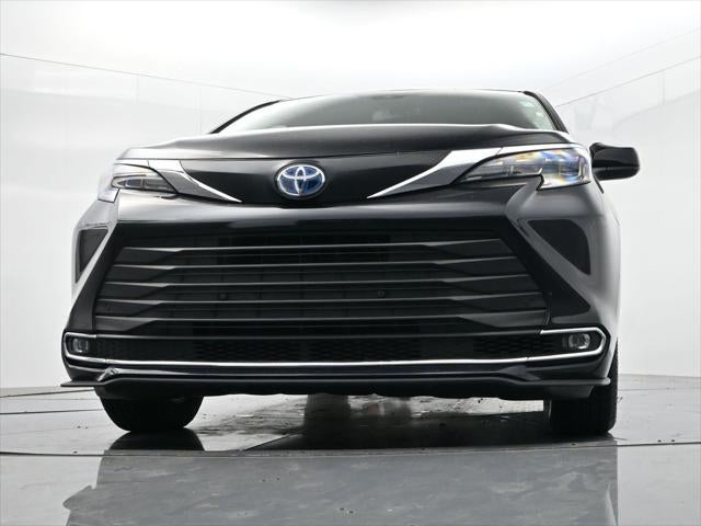 2024 Toyota Sienna XLE 8 Passenger