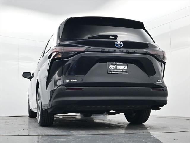 2024 Toyota Sienna XLE 8 Passenger