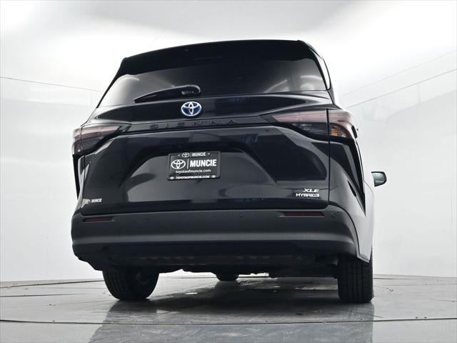 2024 Toyota Sienna XLE 8 Passenger