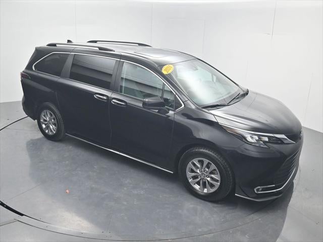 2024 Toyota Sienna XLE 8 Passenger