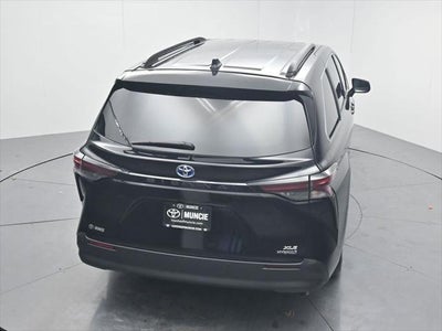 2024 Toyota Sienna XLE 8 Passenger