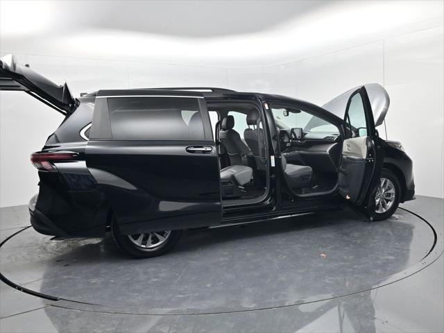2024 Toyota Sienna XLE 8 Passenger