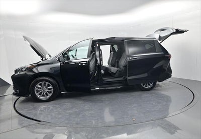 2024 Toyota Sienna XLE 8 Passenger