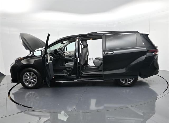 2024 Toyota Sienna XLE 8 Passenger