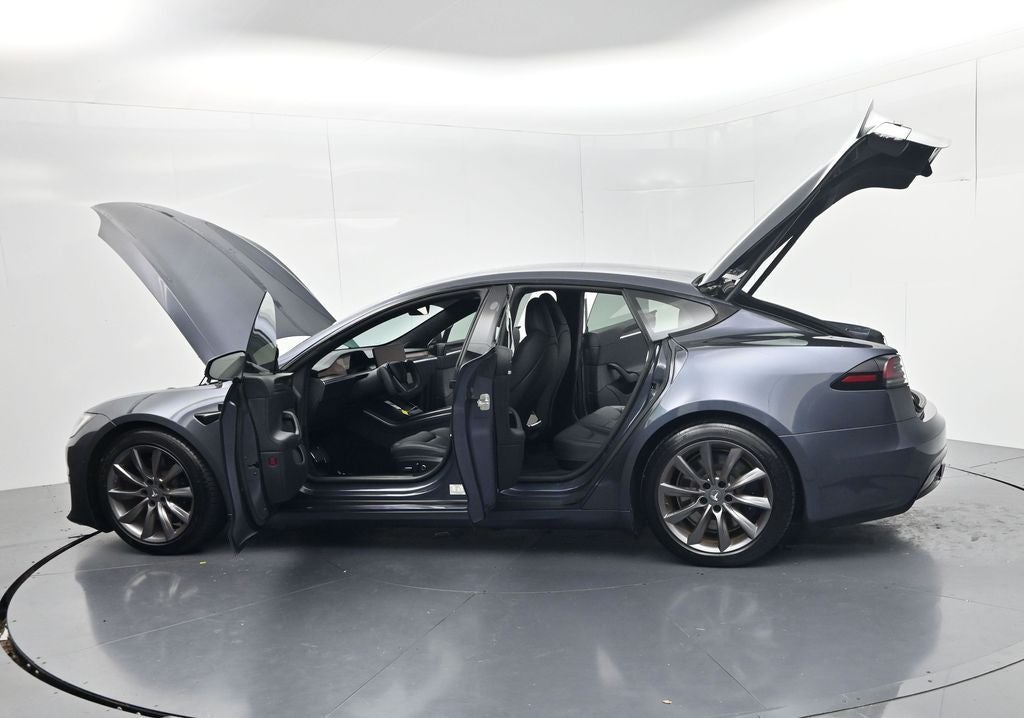 2022 Tesla Model S Plaid
