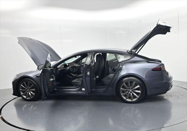 2022 Tesla Model S Plaid
