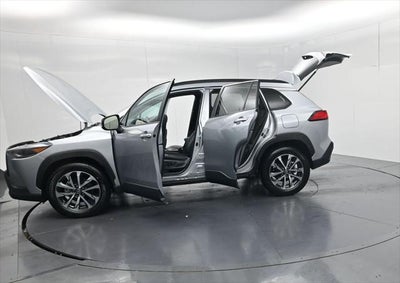 2025 Toyota Corolla Cross XLE