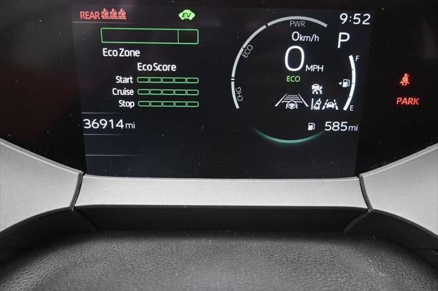 2025 Toyota Prius LE