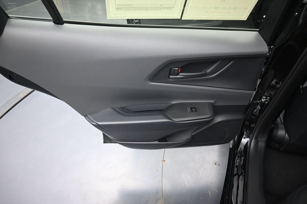 2025 Toyota Prius LE