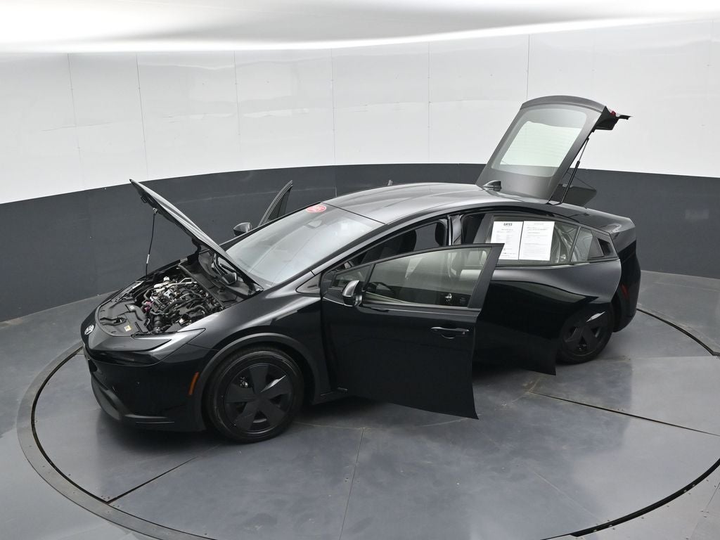 2025 Toyota Prius LE